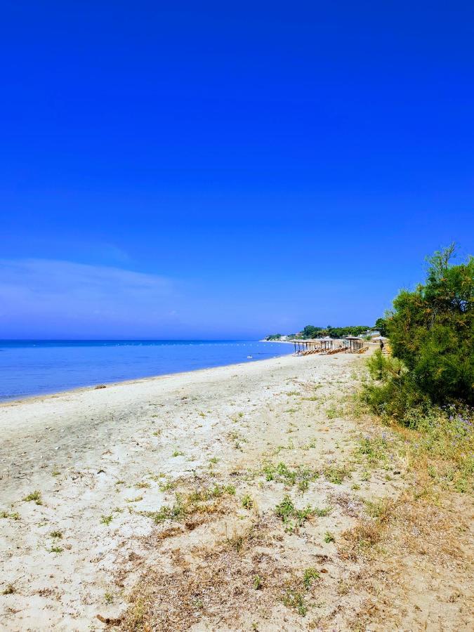Emi'S Beach Apartment Nea Kallikrateia Екстер'єр фото